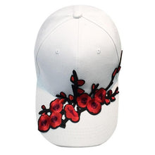 2017 New Plum blossom applique Cap Women Men Couple Plum blossom Baseball Cap Unisex Snapback Hip Hop Flat Hat Casquette