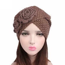 2017 Autumn Winter Solid Knitted Caps Beanies Hat Unisex knitted Wool Skullies Casual Cap brand new thick female cap